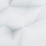 Un fond abstrait blanc et gris présente des formes géométriques angulaires et des ombres douces.