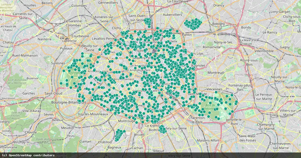 Une carte géographique montre de nombreux points verts représentant l'emplacement des fontaines à Paris.